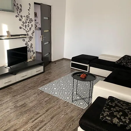 Evay Mamaia